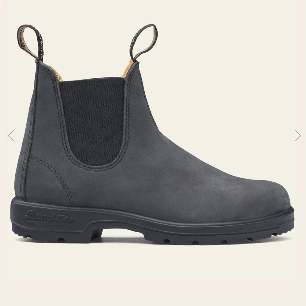 Blundsrtone Chelsea boots